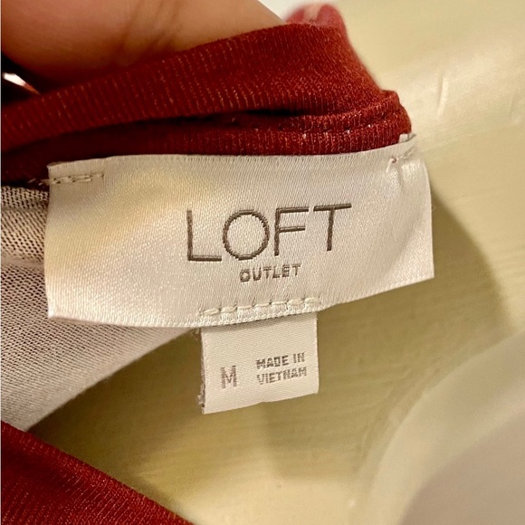 Loft Dress Size M Burgundy Floral. - Picture 5 of 5